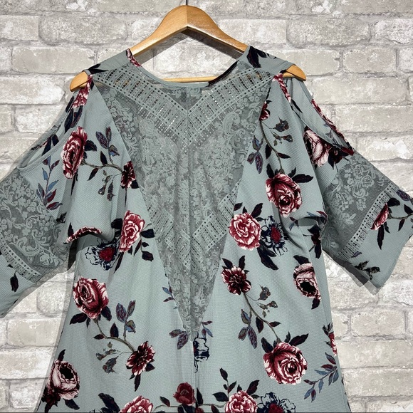 Star Scene Women's Medium Cold Shoulder Floral Kimono Lace Detailing LIKE NEW - Picture 4 of 7